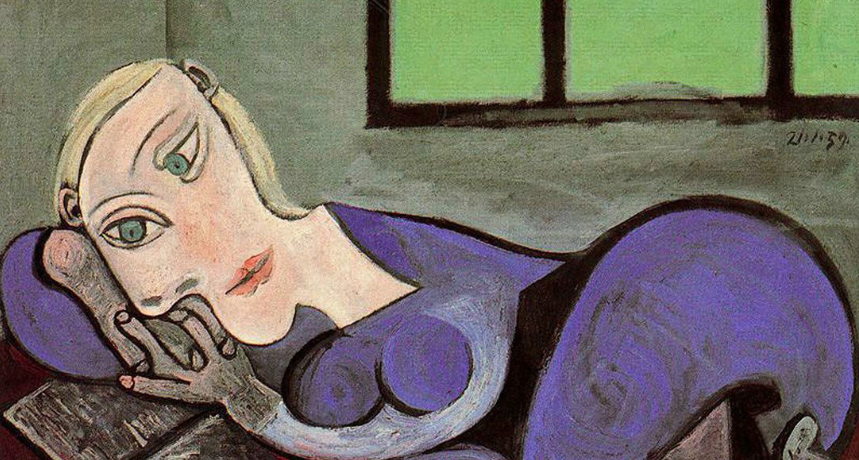 Foto: Mujer reclinada leyendo. Pablo Picasso